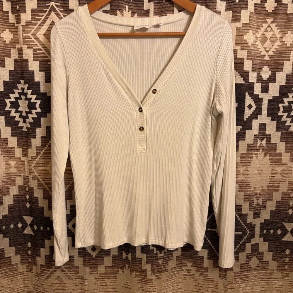 Cyrus Essentials Women’s White Long Sleeved Shirt Size Large - Picture 2 of 8